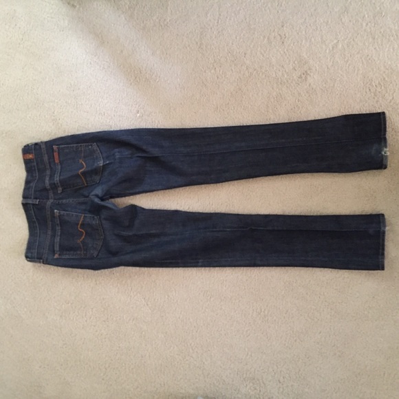 Jeans. Great condition. Barely worn - Picture 1 of 2